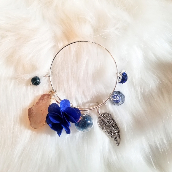 TEESAN Japanese Braclet/Bangle with Carved Stone and Crystal Ball Charms - Picture 4 of 4